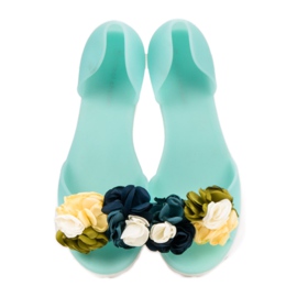 Ideal Shoes Méliski avec des fleurs vert 1