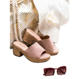 Flyfor Pantoufles légères sur le poste rose 2 Flyfor Pantoufles légères sur le poste rose 2