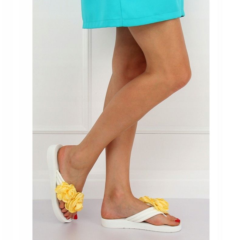 Tongs blanches TS-33 Blanc jaune 2