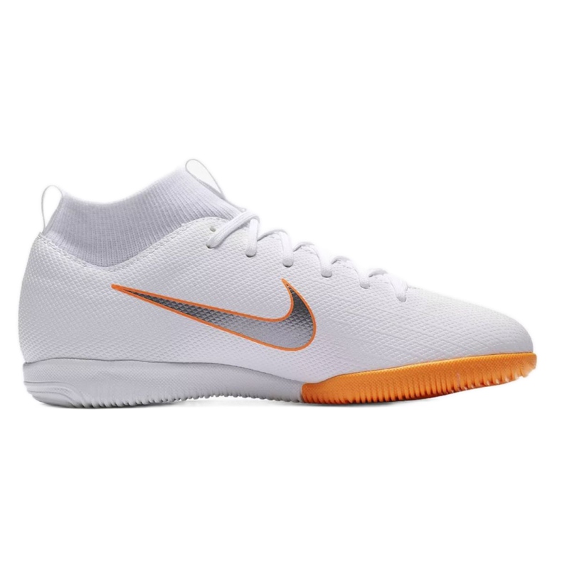 Chaussures d'intérieur Nike Mercurial SuperflyX 6 Academy Gs Ic Jr AH7343-107 blanche blanche 1