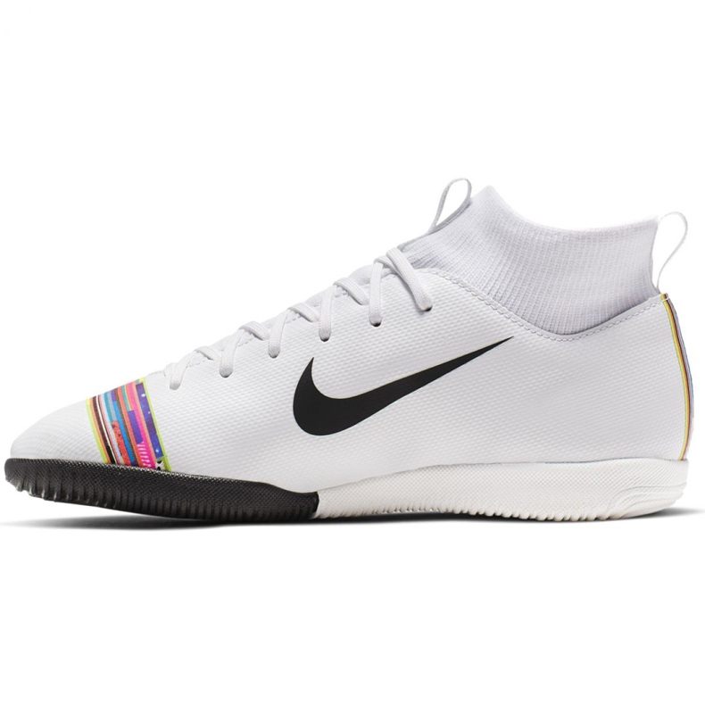 Chaussures d'intérieur Nike Mercurial Superfly X 6 Academy Ic Jr AJ3110-109 multicolore blanche 1