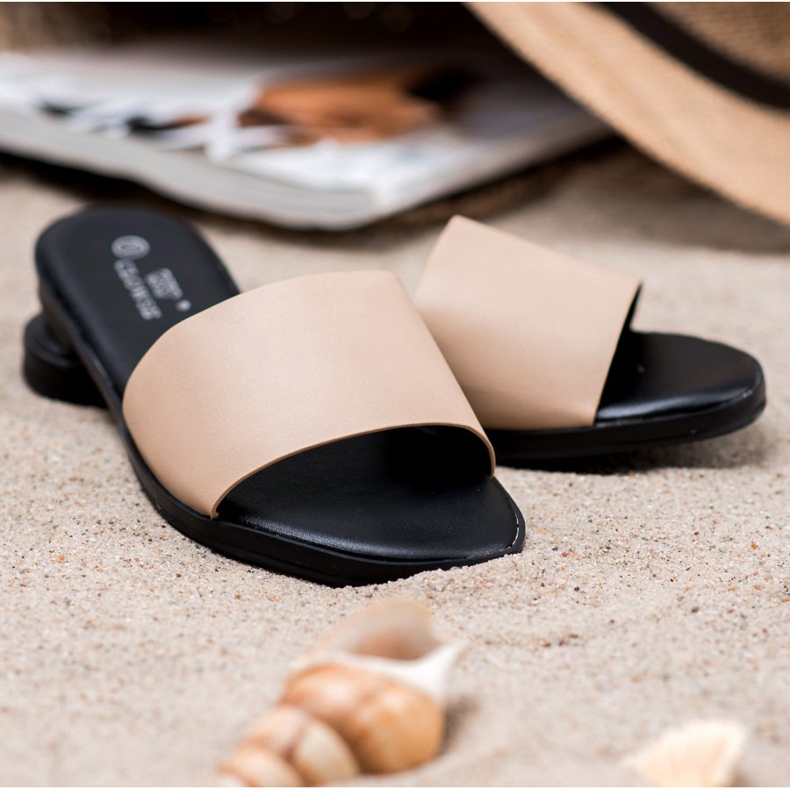 Clowse Chaussons Beiges Classiques 1