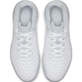 Chaussures d'intérieur Nike Tiempo Legend 8 Club Ic Jr AT5882-100 blanc blanc 1