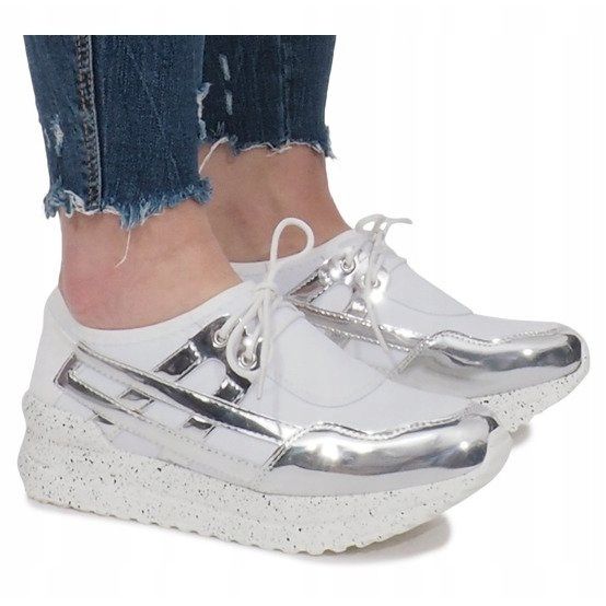 Baskets de sport blanches sur la plateforme Calixte 1 Baskets de sport blanches sur la plateforme Calixte 1