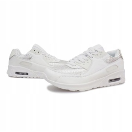 Baskets de sport blanches 1 Baskets de sport blanches 1