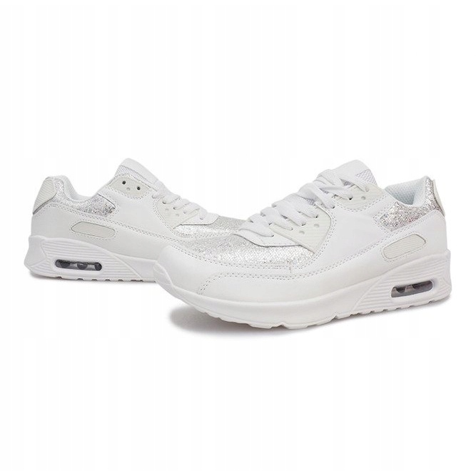 Baskets de sport blanches 1 Baskets de sport blanches 1
