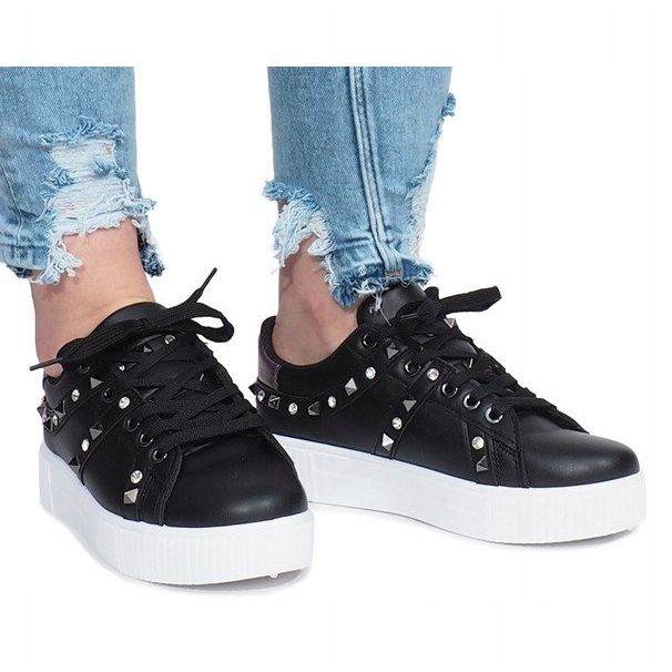 Baskets noires Montpellier clous le noir 2