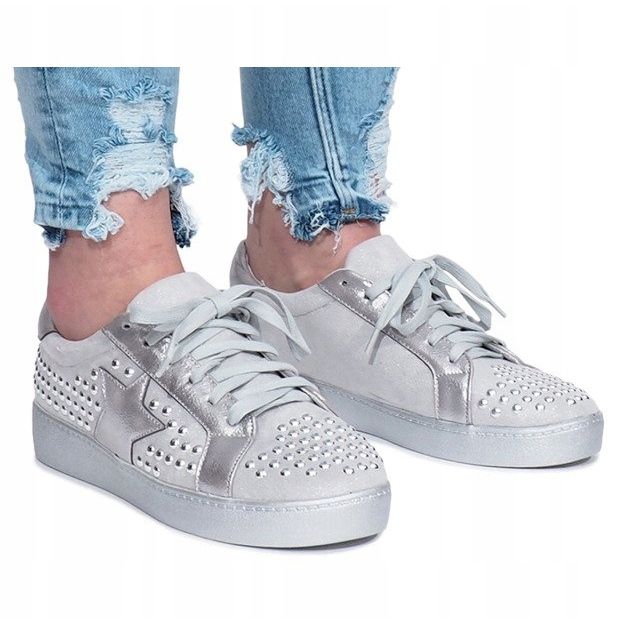 Baskets grises des stars d'Angers 2