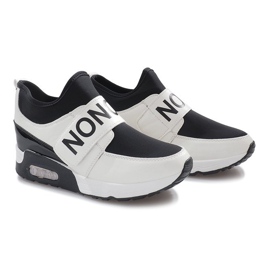 Baskets de sport blanches sur la semelle compensée Monon le noir 2