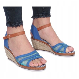 Sandales bleues sur le talon bas compensé Monro 2