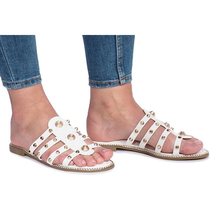 Chaussons blancs à clous Rabelle blanche 1