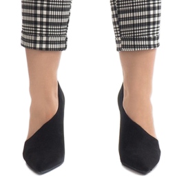 Escarpins noirs asymétriques C82A 1