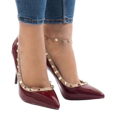 Escarpins laqués rouges avec clous X-68 1