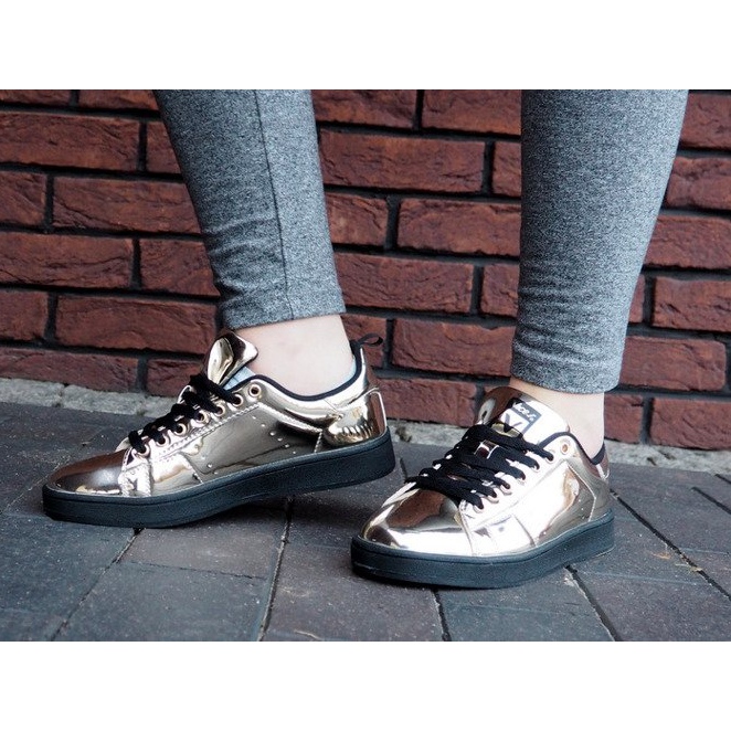 Baskets Q45 dorées 1