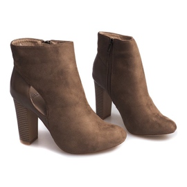 Bottines En Daim Sur Un Pilier Avec Une Fermeture Éclair T-10 Beige 3