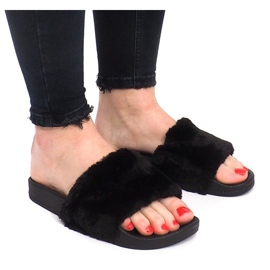 Pantoufles en fourrure noire LS-1 le noir 2