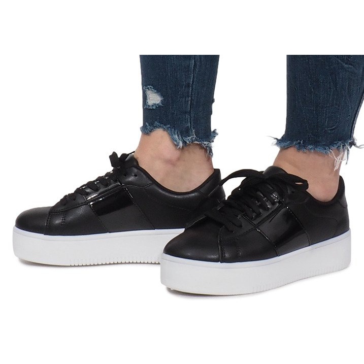 Baskets noires sur la plateforme Livet De Lux le noir 2