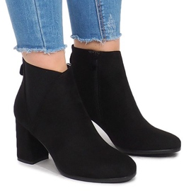 Eraser HQ-8A813-1 Bottes noires sur un poteau le noir 1
