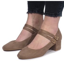 Escarpins beiges sur le post Tamara 1 Escarpins beiges sur le post Tamara 1