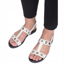 Sandales plates blanches cloutées Saint 4
