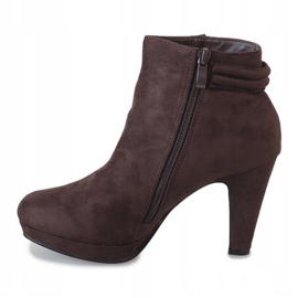 Bottines en daim marron sur le poste 3263 brun 2