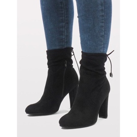 Bottines en daim noir sur le poteau E4873 le noir 4