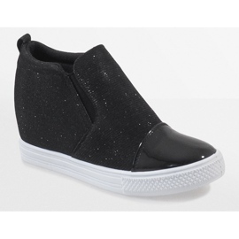 Baskets noires sur le coin DD410-4 le noir 1
