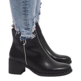 Bottes isolées noires à crampons NC268 le noir 1