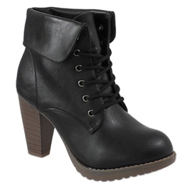 Bottes noires sur le poteau KA13-O1H le noir 1