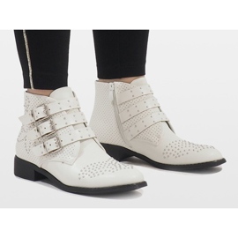 Boots blanches à clous HQ909 1