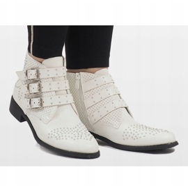 Boots blanches à clous HQ909 2