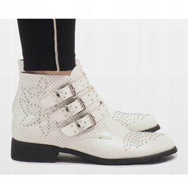 Boots blanches à clous HQ909 3