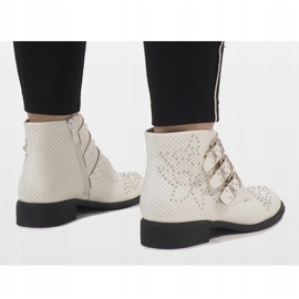 Boots blanches à clous HQ909 5