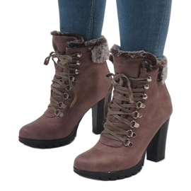 Boots kaki sur le poteau N50 vert 2