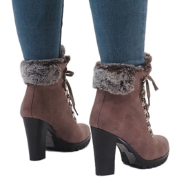 Boots kaki sur le poteau N50 vert 1 Boots kaki sur le poteau N50 vert 1