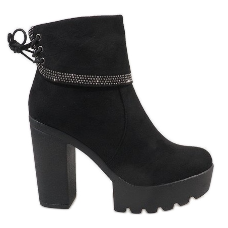 Bottes isolées noires S80 sur le poteau le noir 1
