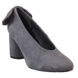 Escarpins en daim gris sur le montant LL-93P 1