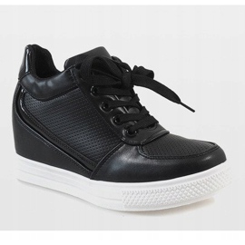 Baskets noires avec une fermeture éclair dorée MY560 1