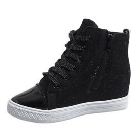 Baskets noires sur le coin DD385-4 le noir 1