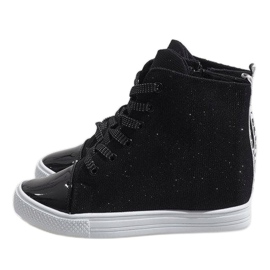 Baskets noires sur le coin DD385-4 le noir 3