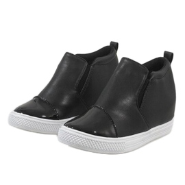 Baskets noires sur le coin DD409-4 le noir 4
