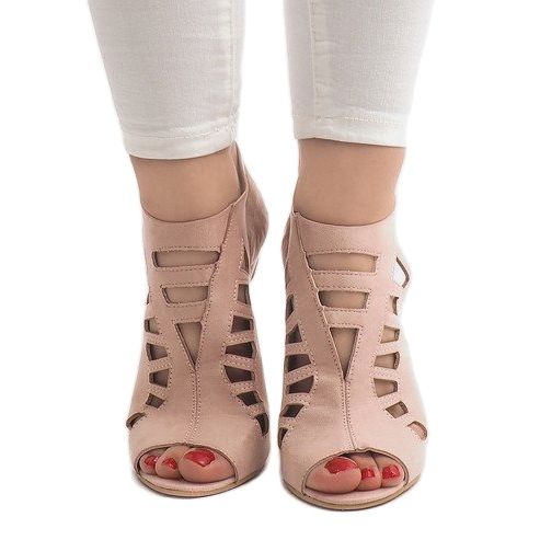 Bottines roses ajourées sur talon haut 238-8 2 Bottines roses ajourées sur talon haut 238-8 2