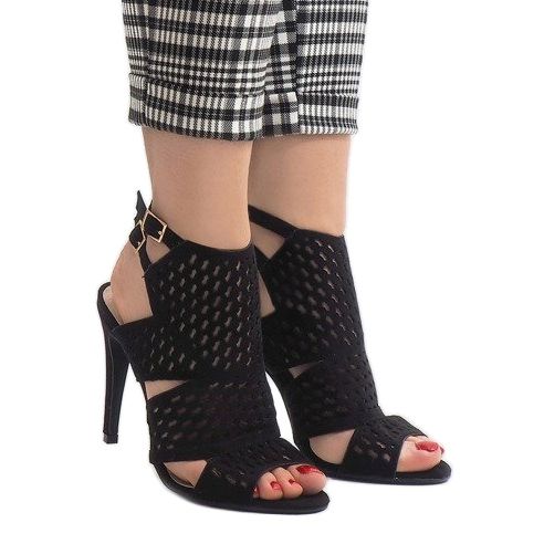 Boots noires ajourées 238-5 1