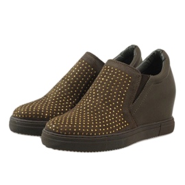 Baskets vertes sur le coin XW37005 2