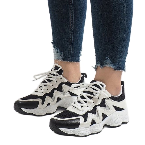 Chaussures de sport à la mode noires KB-153 le noir 1