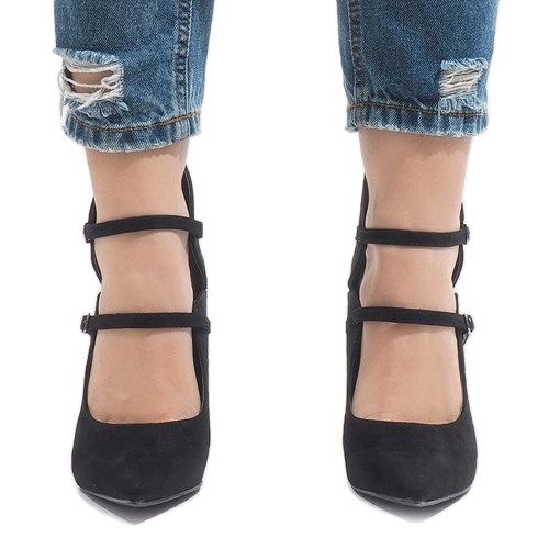 Bottes noires sur un talon haut 6613-5 le noir 2