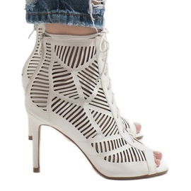 Bottes blanches sur une épingle 1610-225 4