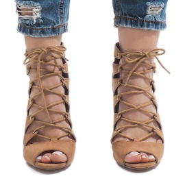 Boots ouvertes camel sur talon haut 9095-83A brun 2
