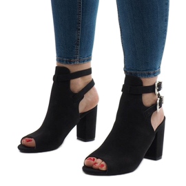 Bottes noires sur le poteau 173-853 le noir 1 Bottes noires sur le poteau 173-853 le noir 1