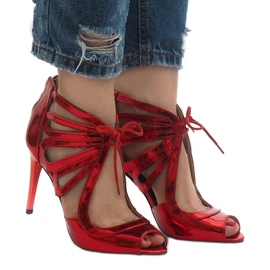 Bottines ouvertes en cuir verni rouge C-003 11
